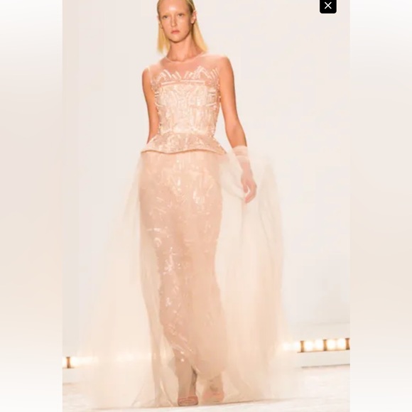 MONIQUE LHUILLIER – SPRING 2015 – BEFORE SUNRISE COLLECTION PINK BEADED GOWN - Picture 3 of 14